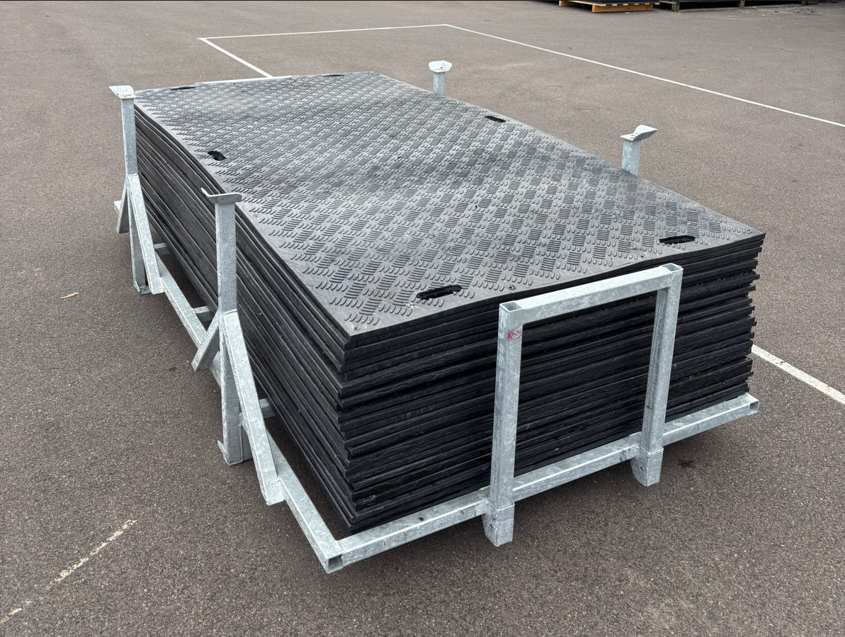 Flexible Wege, sichere Flächen - Fahrplatten und Bodenschutzplatten von Cronvall