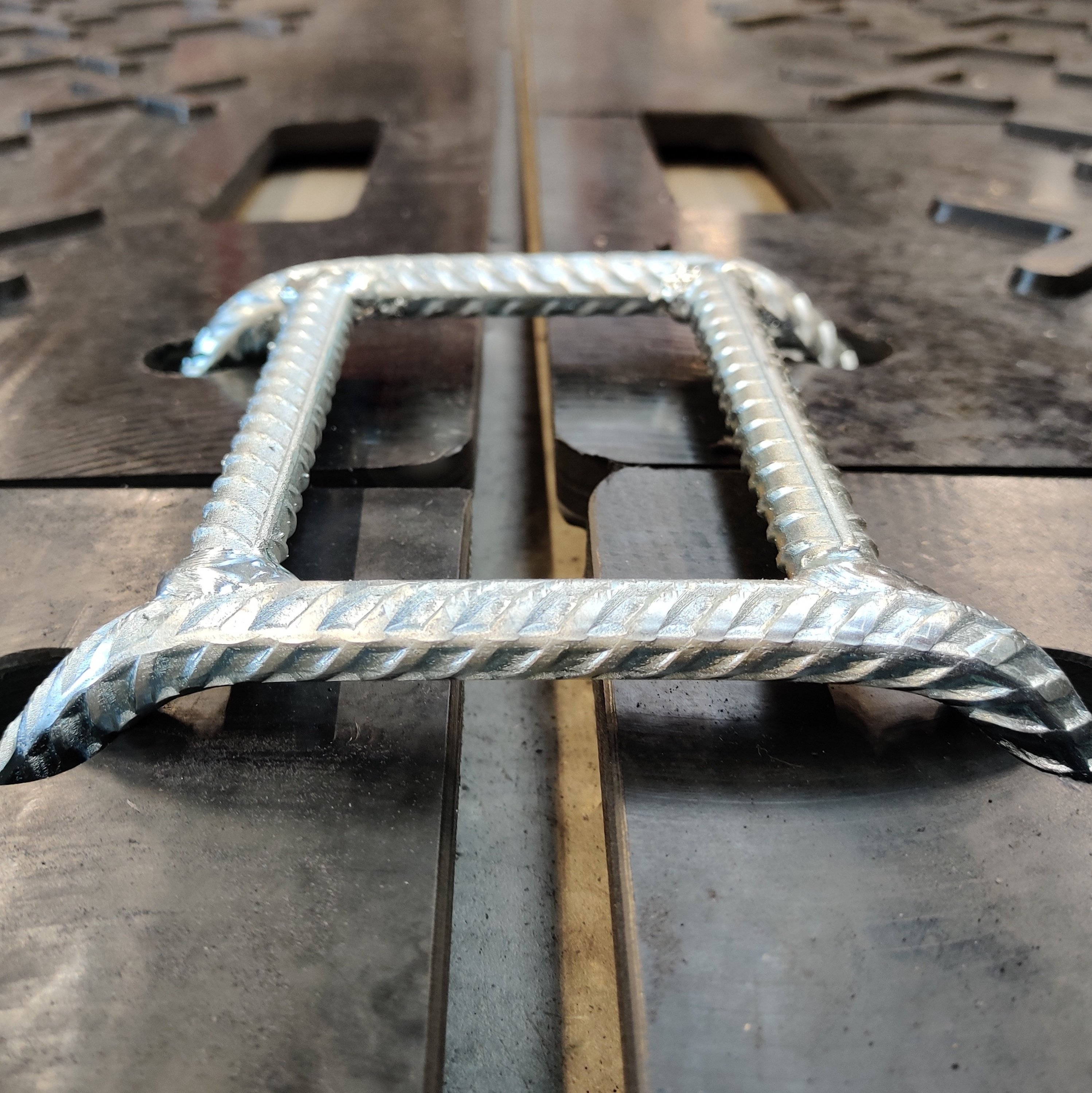 1 - Fahrplatten / Bodenschutzplatten 4fach Fahrplattenkrampe für bis zu 20 mm Fahrplatte