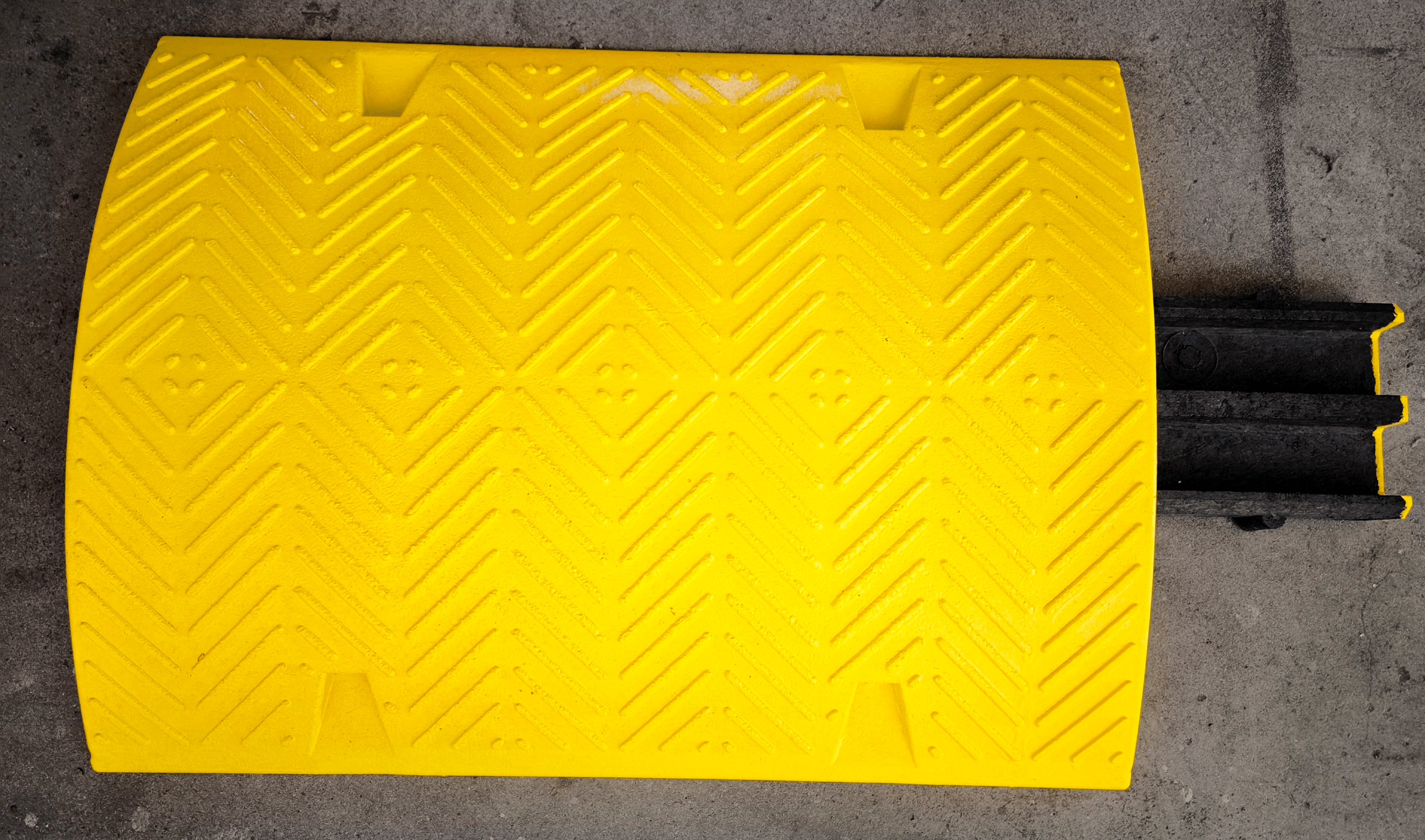 1 - Kabelbrücken  Kabelbrücke 800x600x80 mit Kabelkanal, gelb