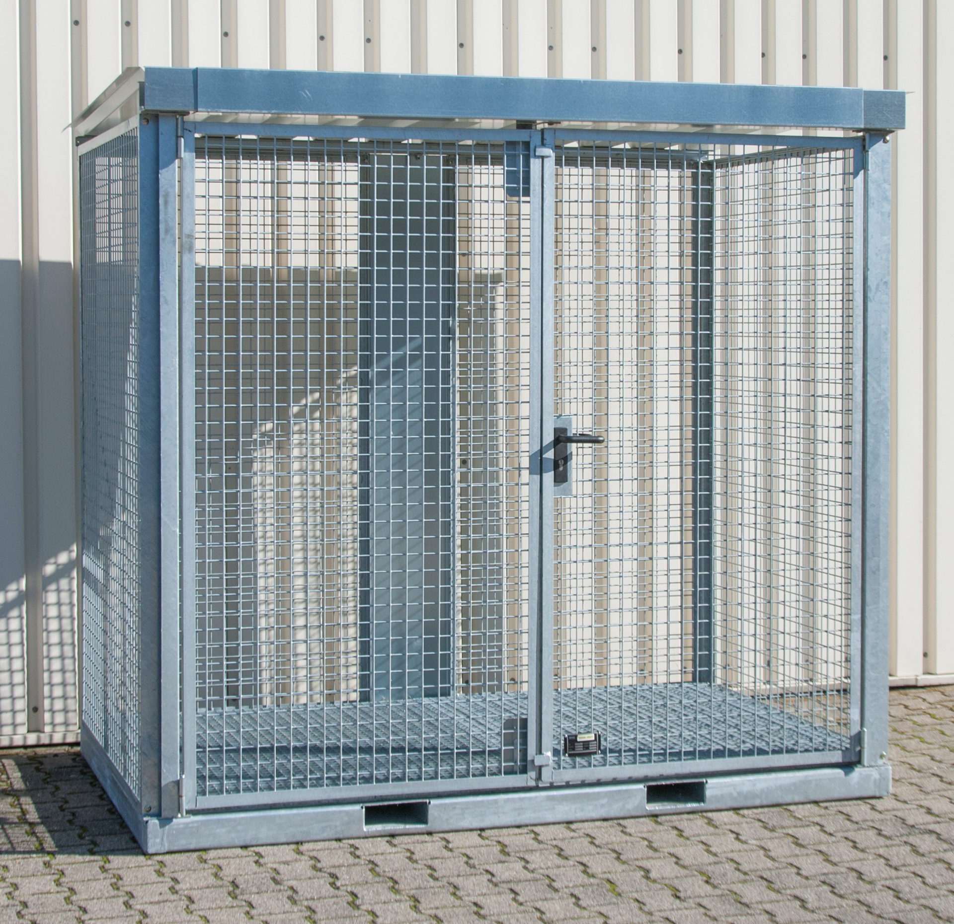 Gasflaschen-Lagerung  Gasflaschen-Container GFC-E/G M3, für 60 Gasflaschen, feuerverzinkt